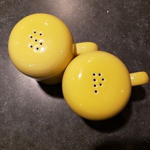 Fiesta Daffodil stovetop salt and pepper